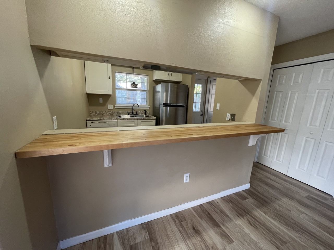 607 Sunset Blvd W #A - Photo 7 of 14