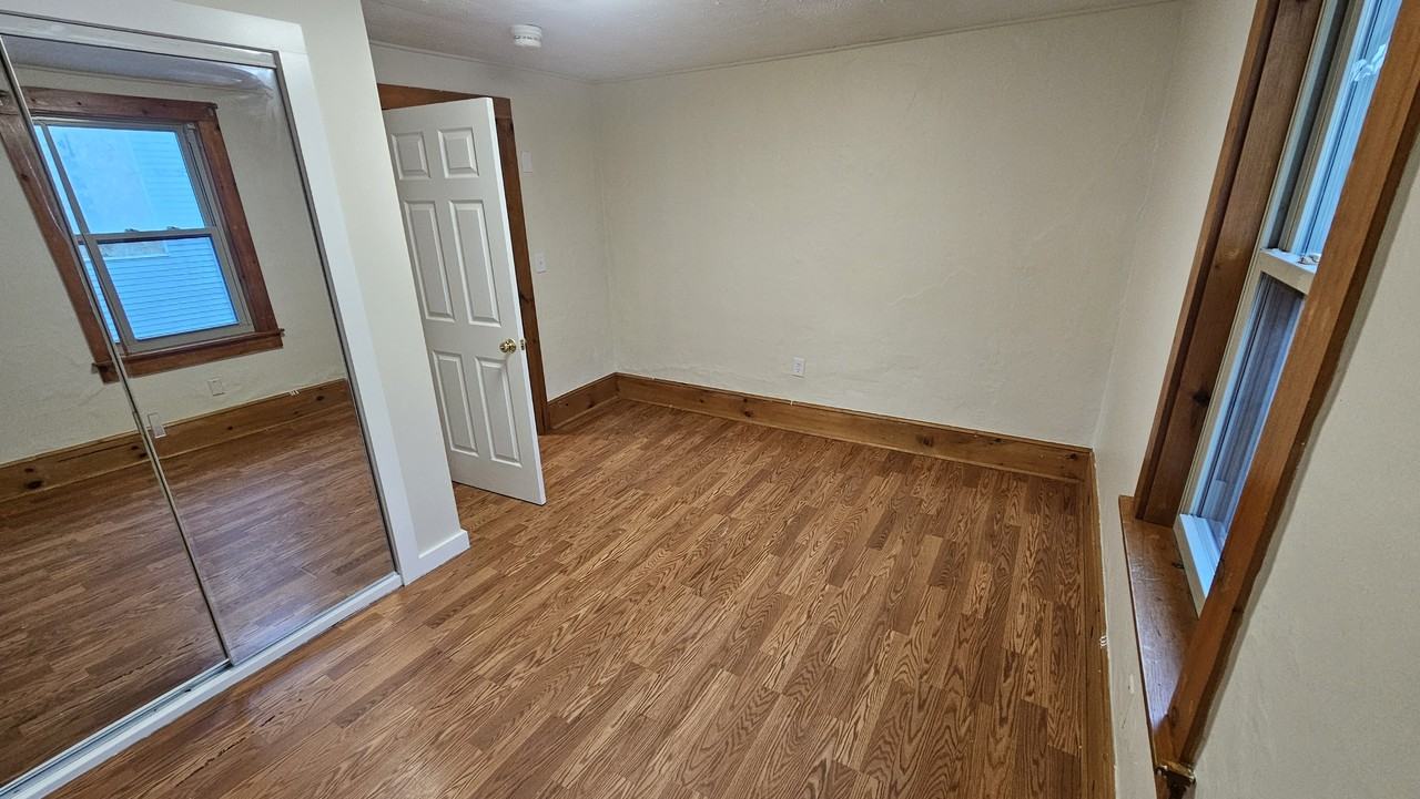 204 N Champlain St #B - Photo 2 of 11