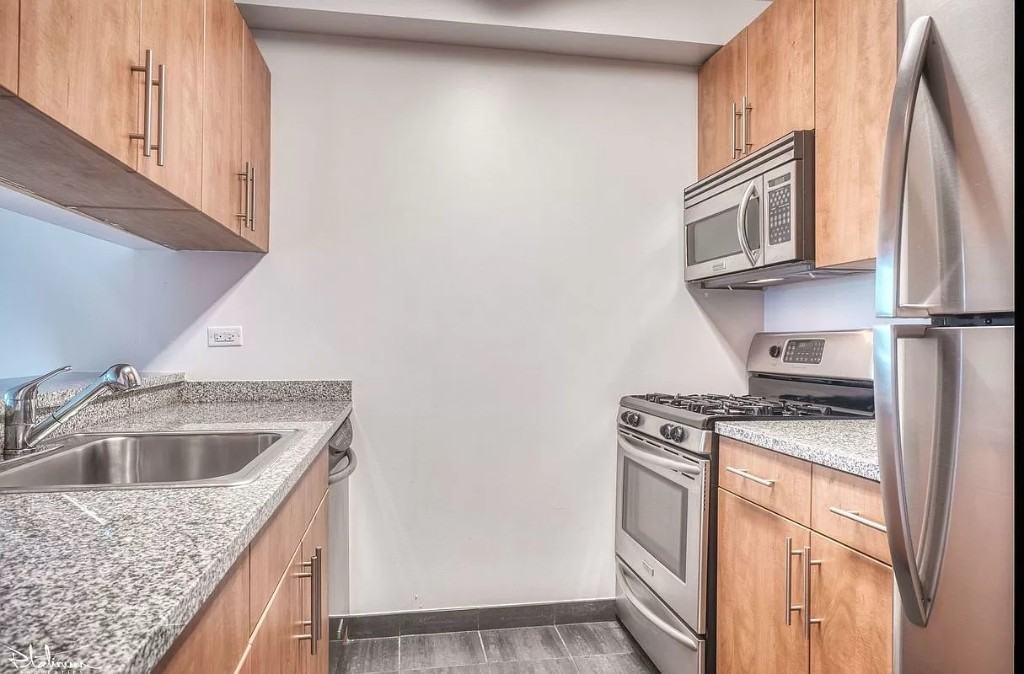 Gold Street #16E - Photo 3 of 6