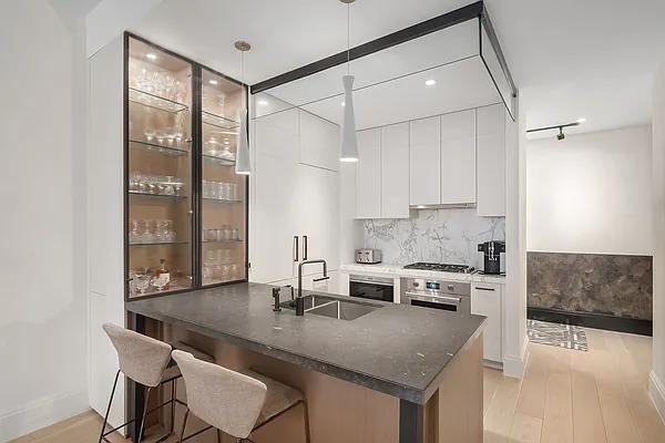 East 12th Street #3S - Photo 4 of 20