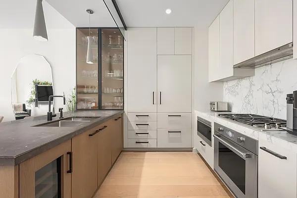 East 12th Street #3S - Photo 5 of 20