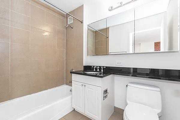 East 3rd Street #1D - Photo 4 of 18