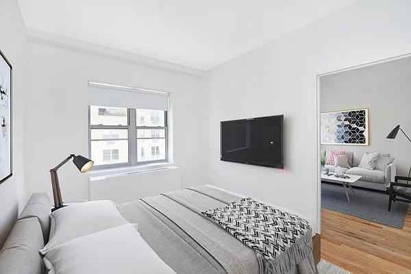 East 8th Street #2I - Photo 2 of 20