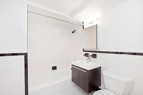 East 8th Street #2I - Photo 6 of 20