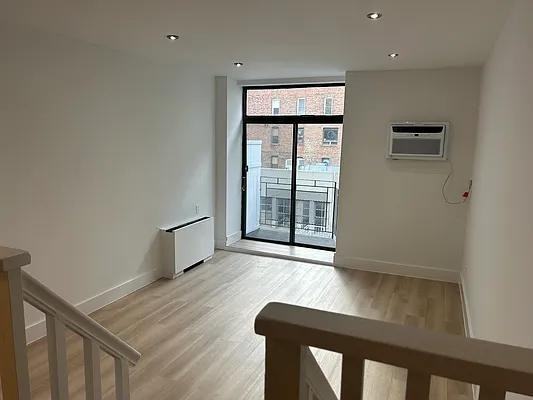 East 10th Street #PHG - Photo 6 of 20