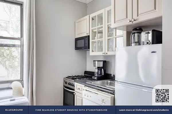 East 13th Street #9 - Photo 6 of 20