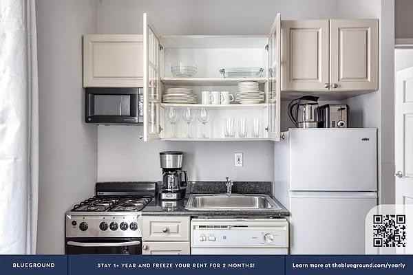 East 13th Street #9 - Photo 7 of 20