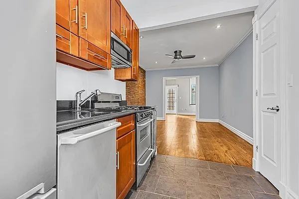 East 13th Street #5D - Photo 5 of 20