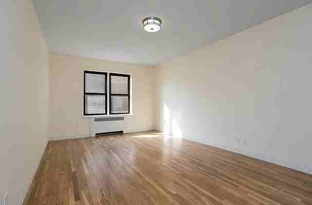 E 12th St #3J - Photo 3 of 8