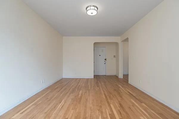 E 12th St #3J - Photo 5 of 8