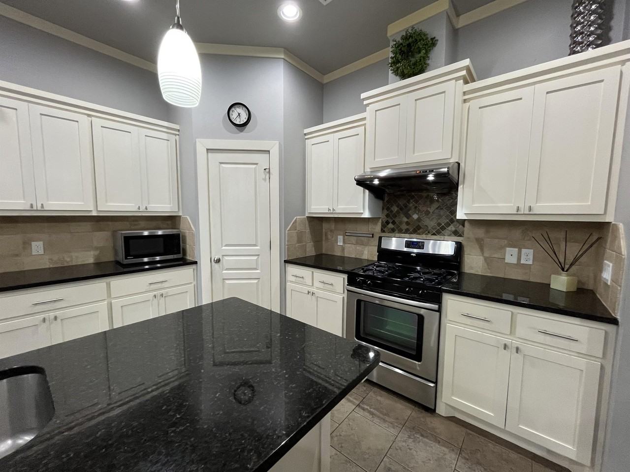 3113 Nw 192nd Ter #1 - Photo 4 of 24