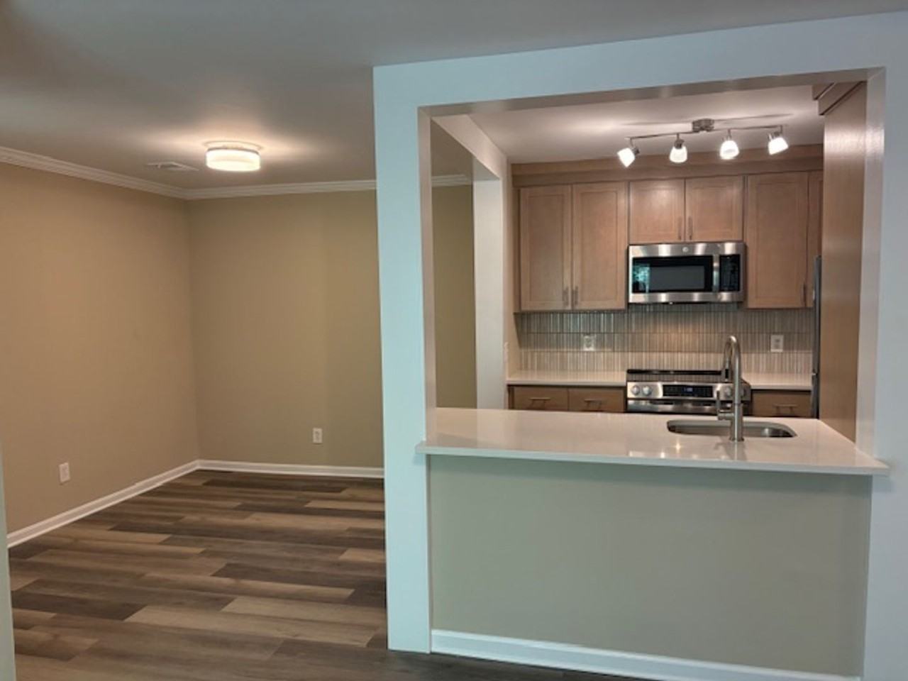 Bridgeport Apartments - Photo 5 of 9