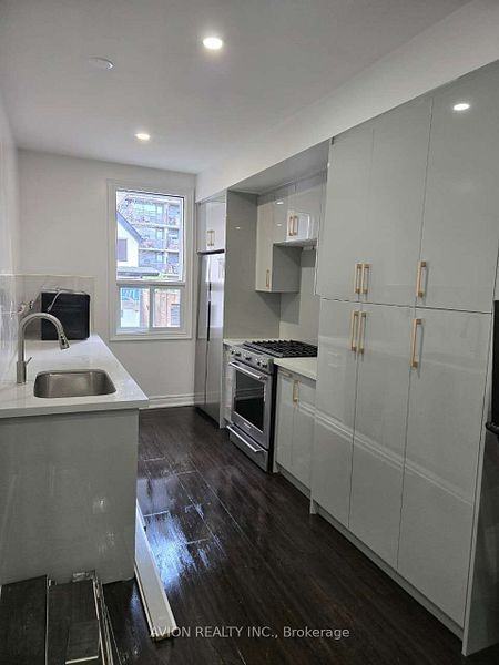 49 Torrens Avenue - Photo 2 of 12