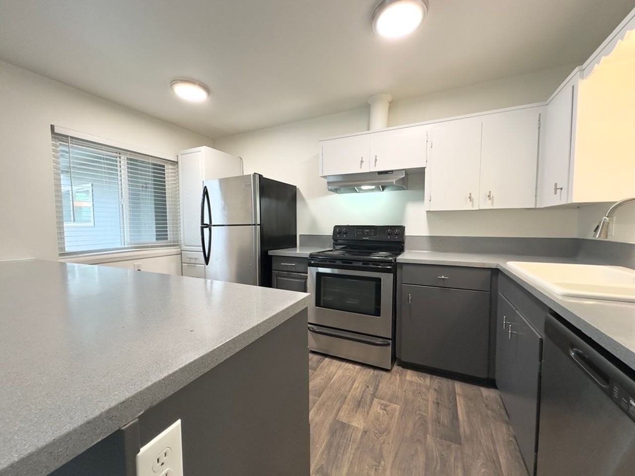 J3 Apartments - Photo 5 of 48