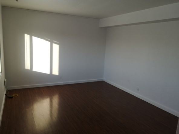 954B Cornwall Cres #954B - Photo 4 of 8