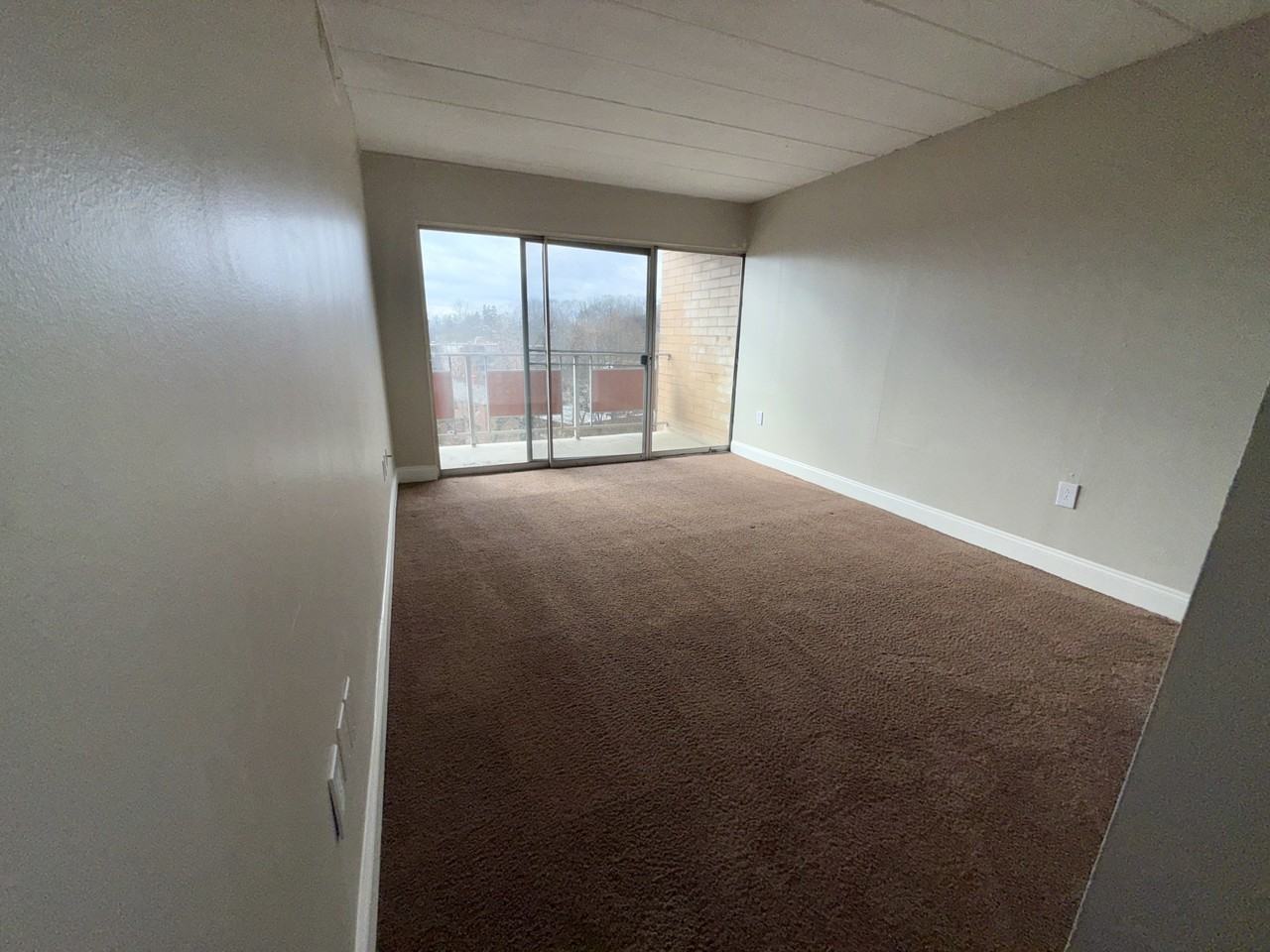 500 500 HOODRIDGE DRIVEAPT 901 #901 - Photo 4 of 9