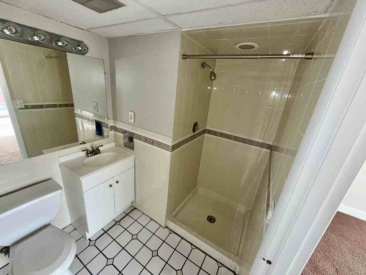 500 500 HOODRIDGE DRIVEAPT 901 #901 - Photo 5 of 9