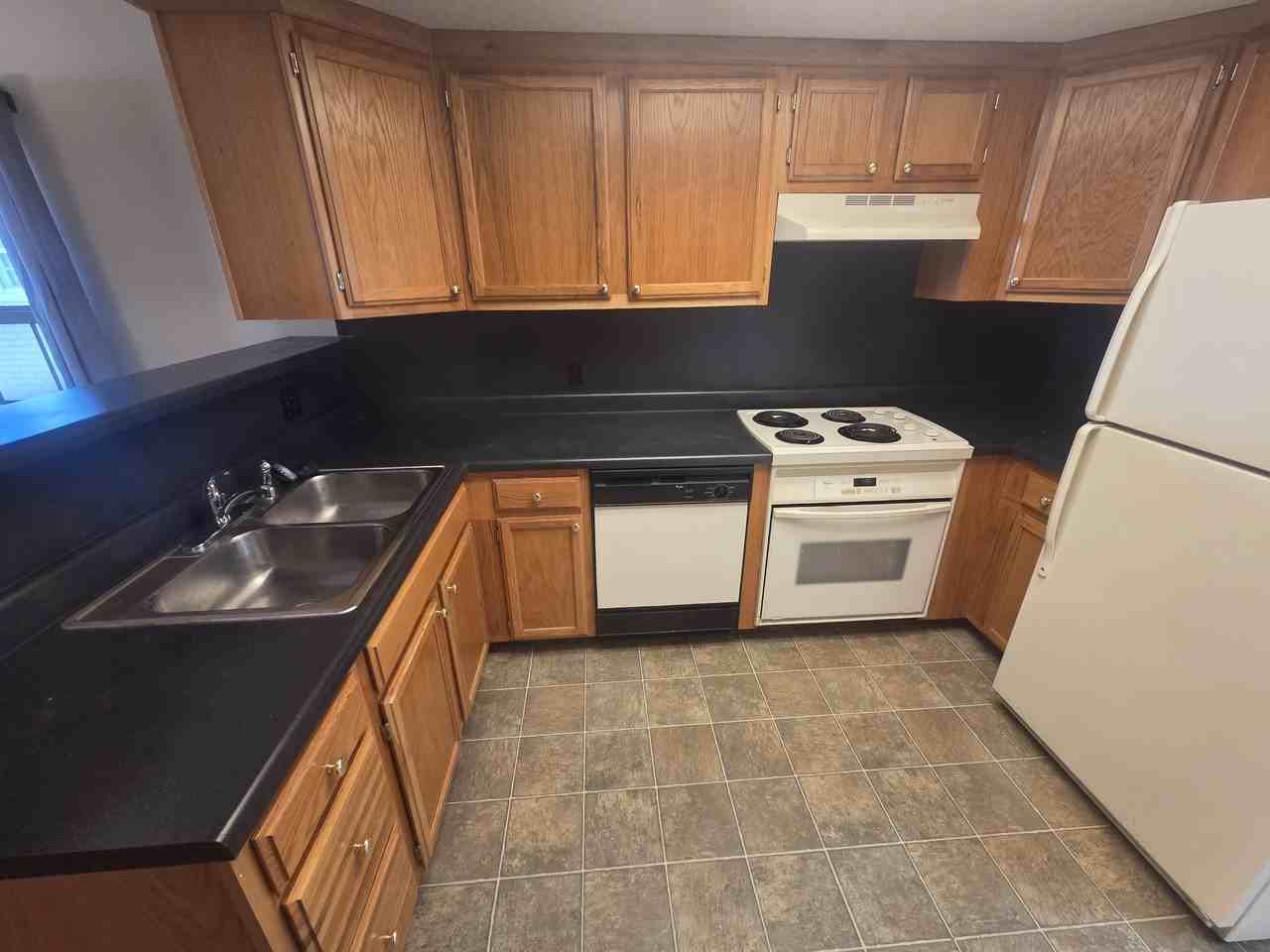 2060 East Belmont Street #1 - Photo 5 of 11