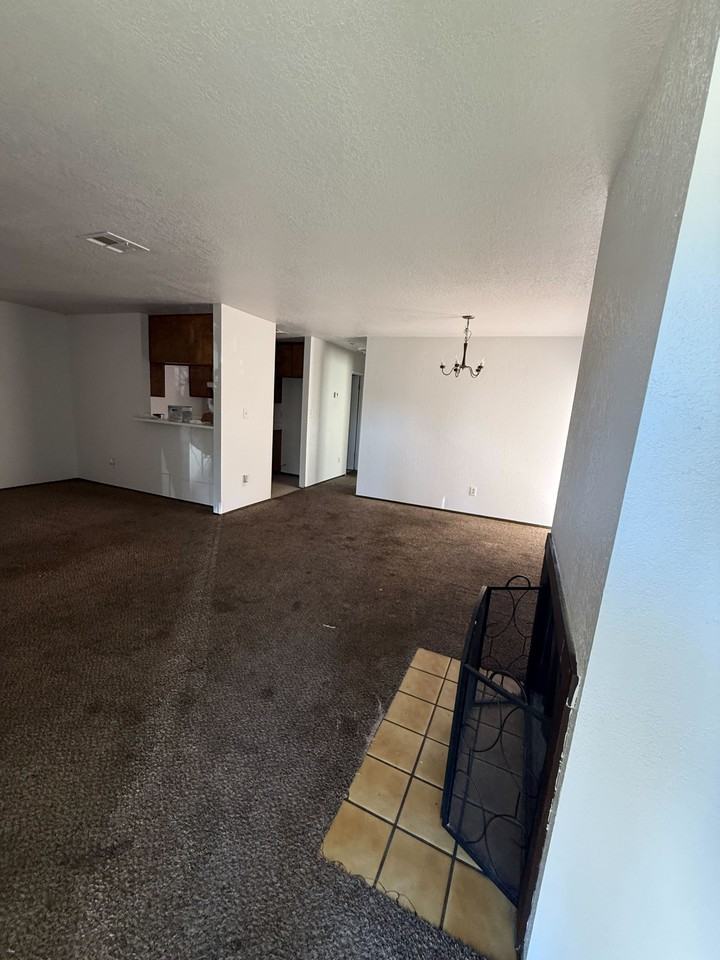 2423 Burlington Place #2423 - Photo 5 of 8