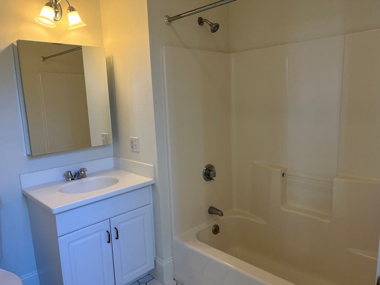 Schoolhouse Apartments - Photo 4 of 6