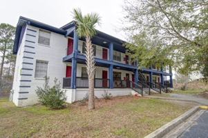 featured image of 1100 River Road