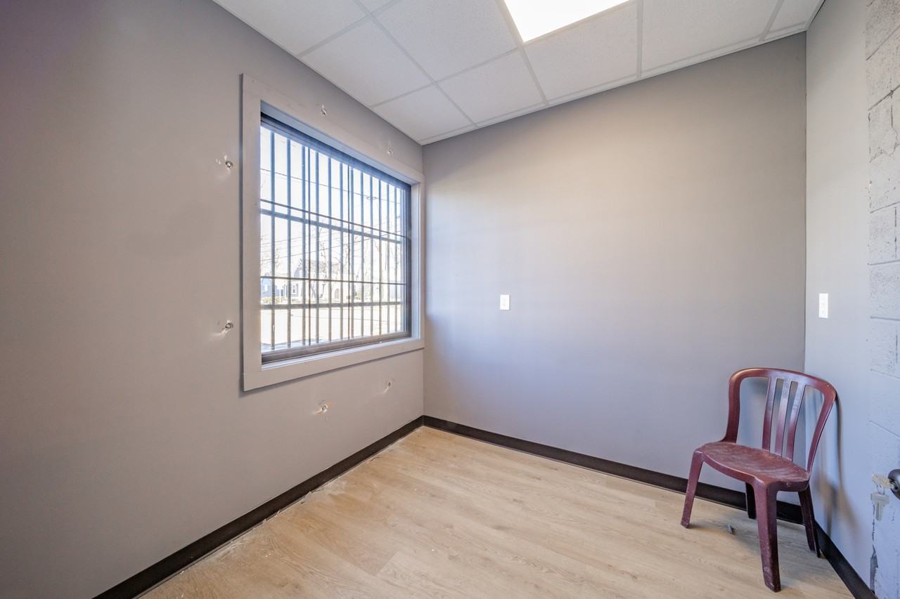 2043 E Minnesota St #2043 - Photo 4 of 15