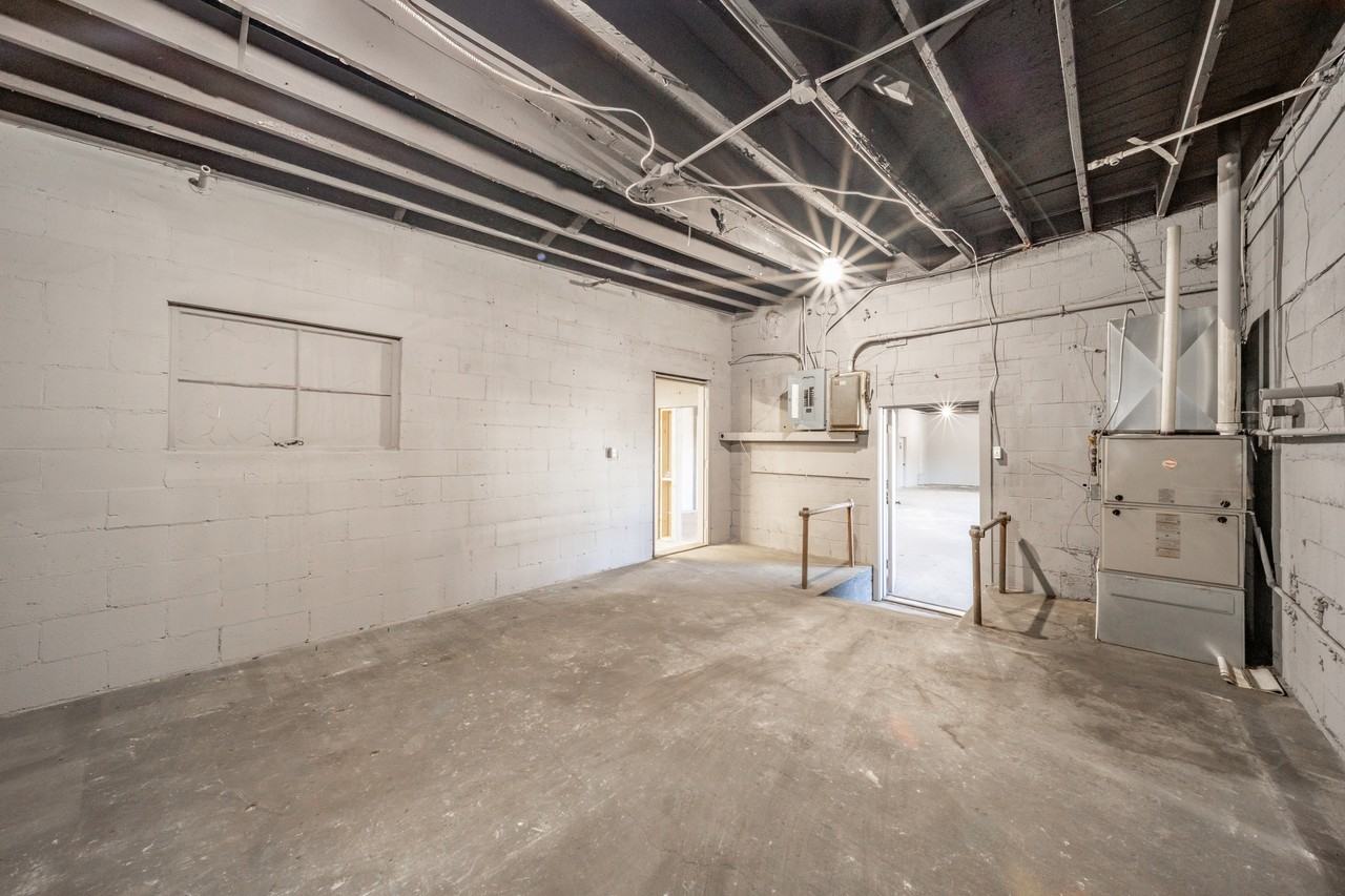 2045 E Minnesota St #2045 - Photo 6 of 16