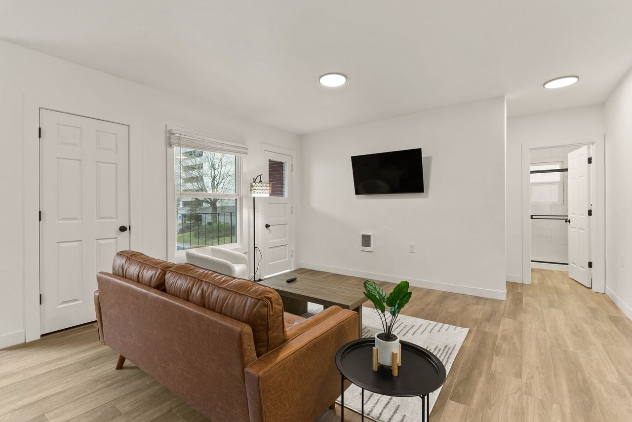 Cambridge Court Apartments - Photo 3 of 48