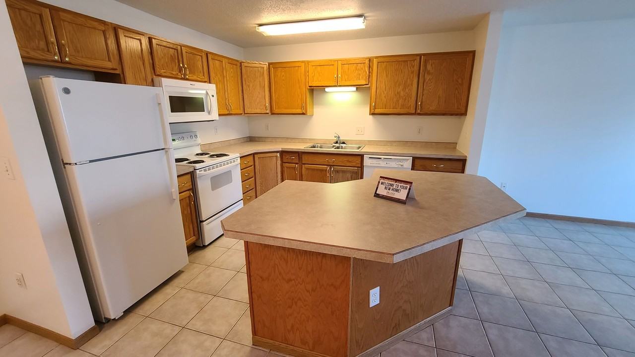 5002 16th Ave S - Photo 5 of 31