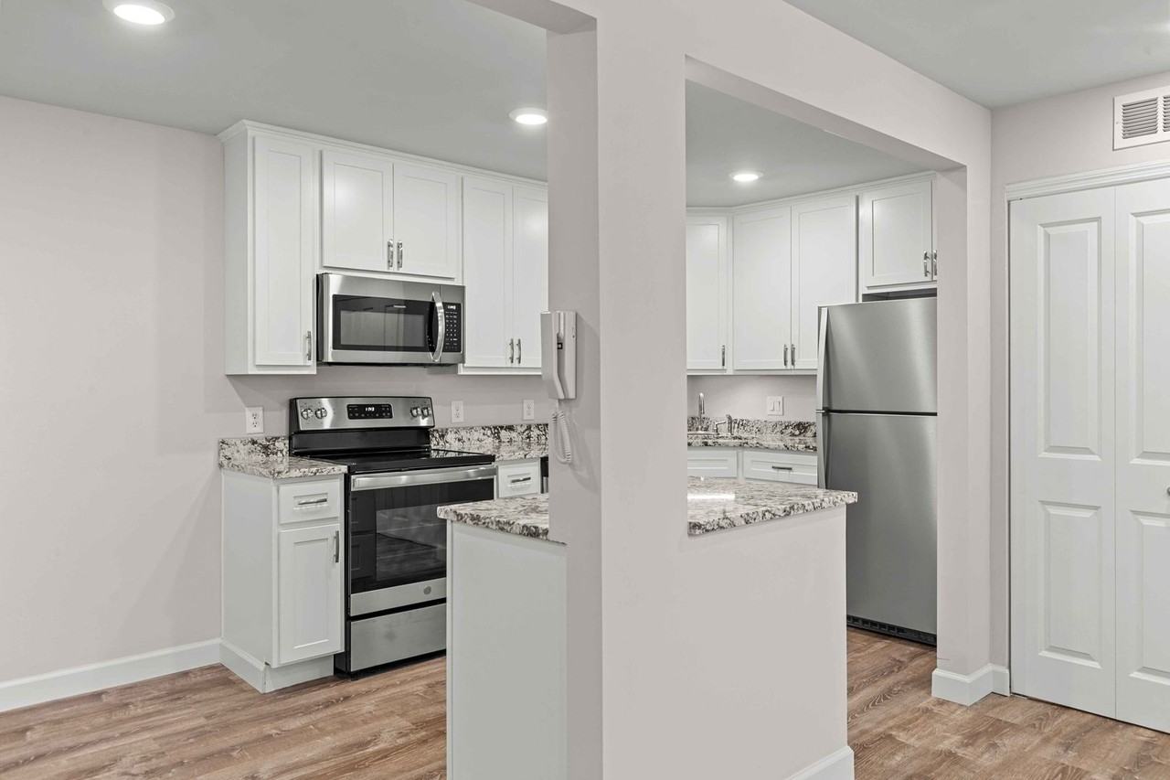 Sherman Square Apartments - Photo 7 of 50