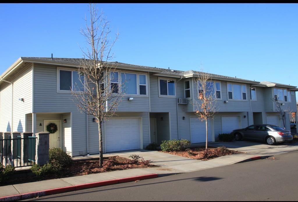 317 30th Street - Photo 3 of 26