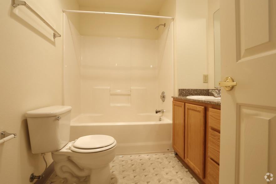 317 30th Street - Photo 7 of 26