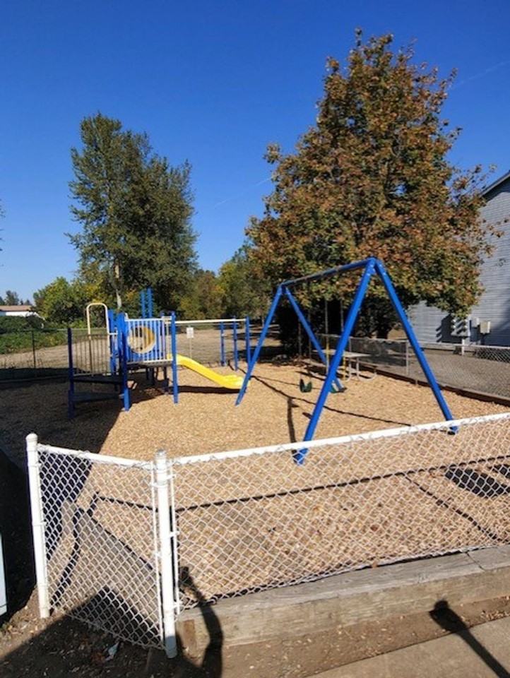 Parkview Manor Apartments - Photo 4 of 31