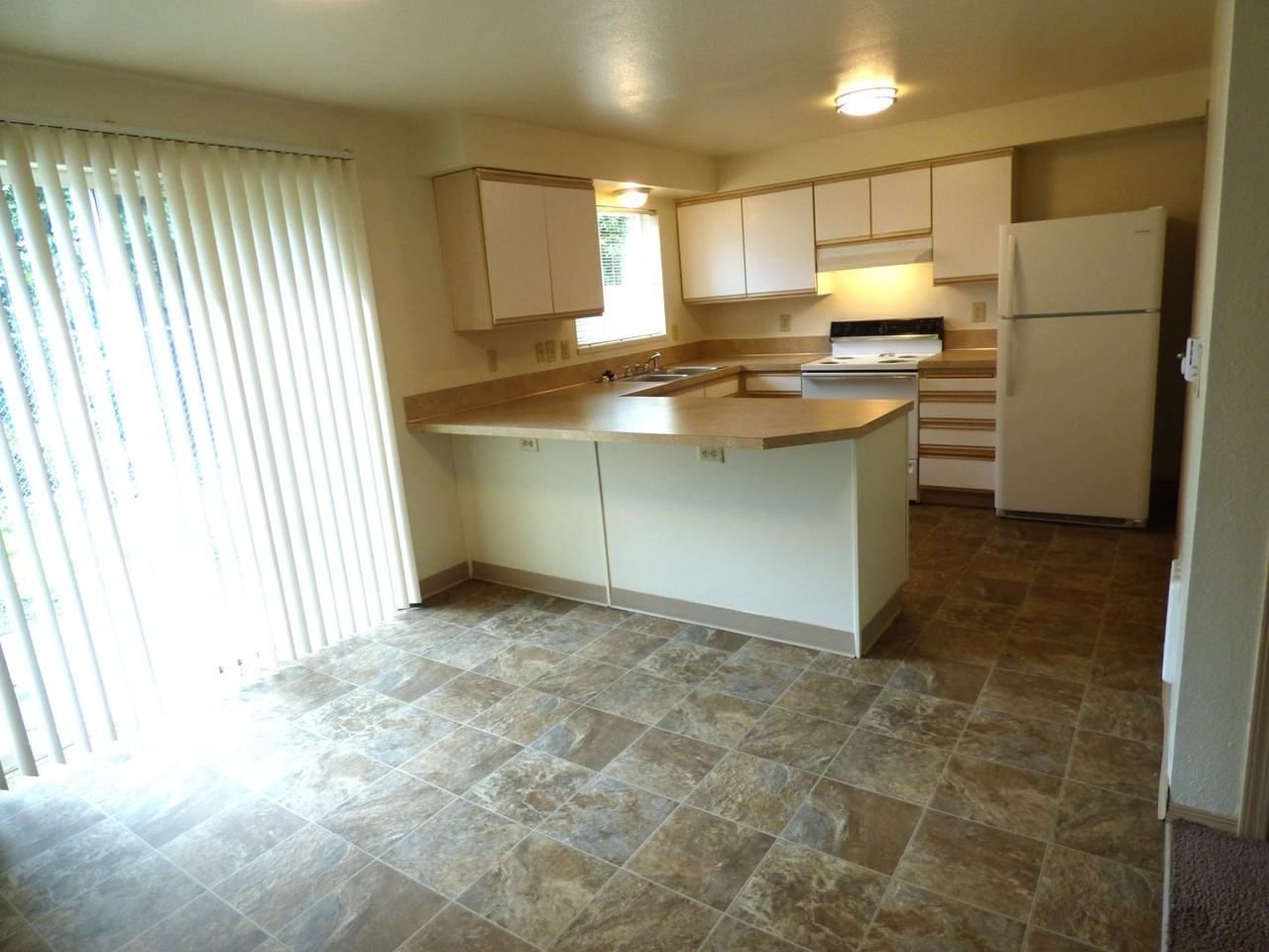 Parkview Manor Apartments - Photo 7 of 31