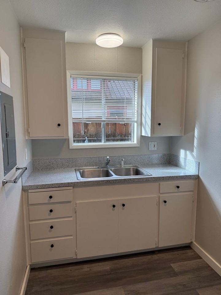 P117 - Gardenside Apartments - Photo 4 of 21