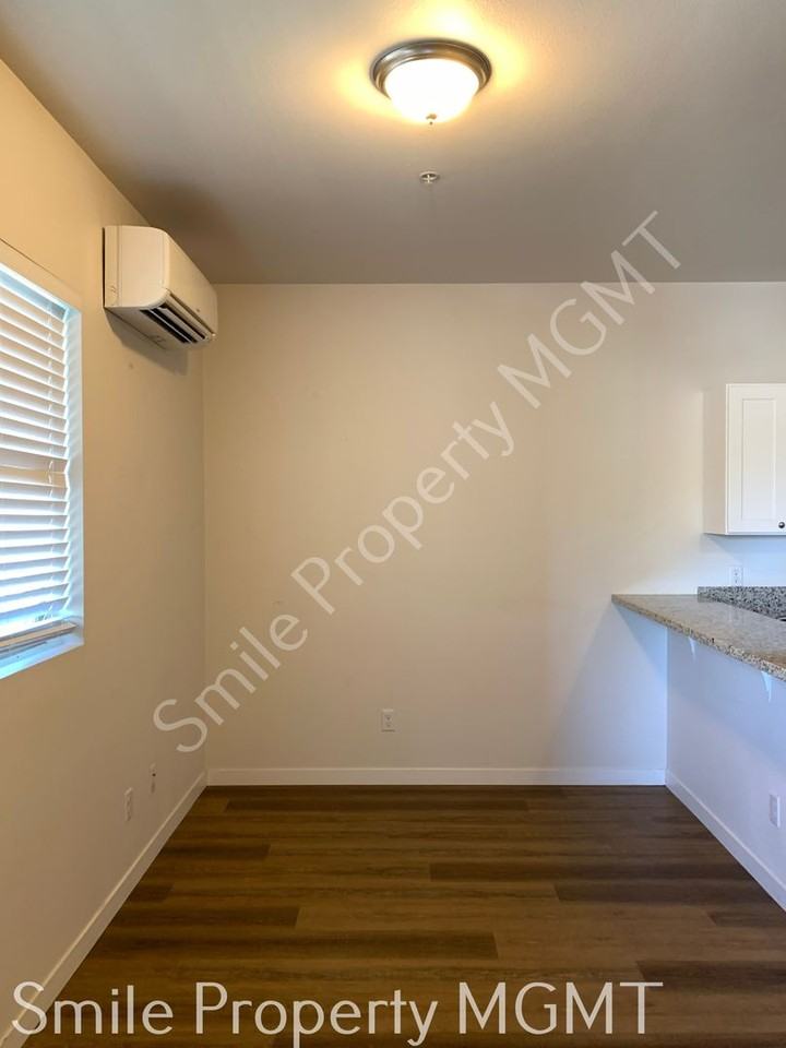 6940 Southeast Long Street - Photo 2 of 8