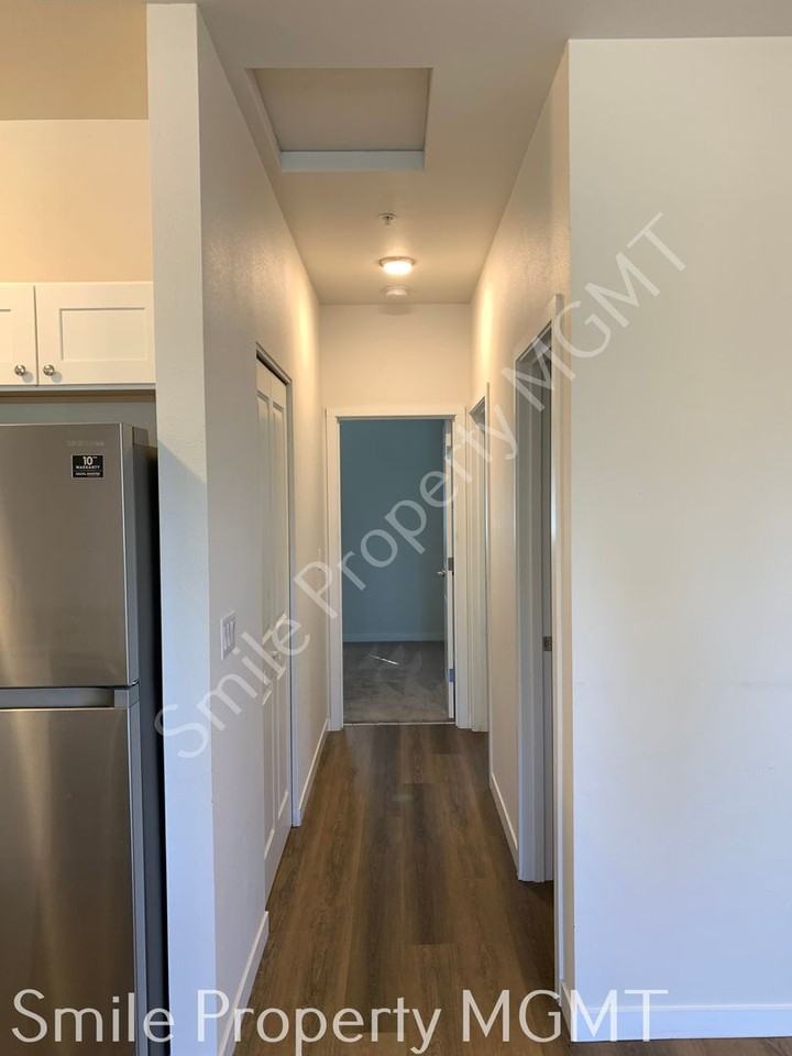 6940 Southeast Long Street - Photo 4 of 8