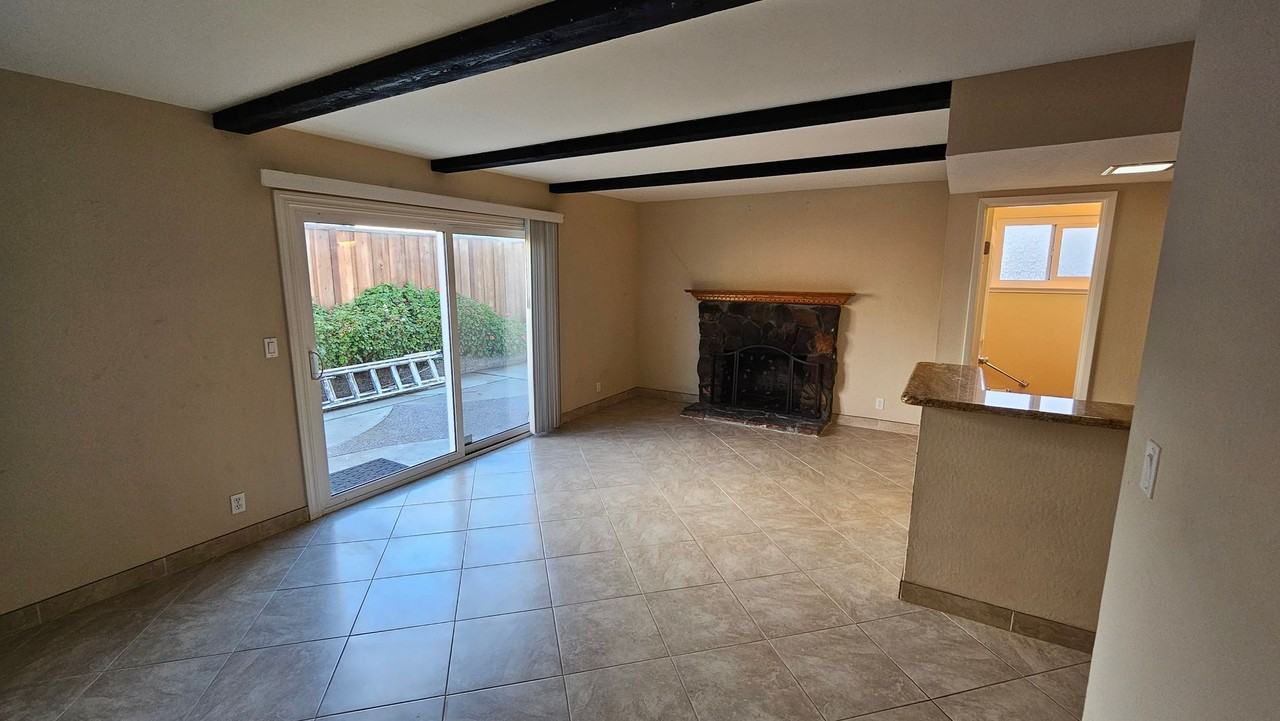 7065 York Court - Photo 7 of 20