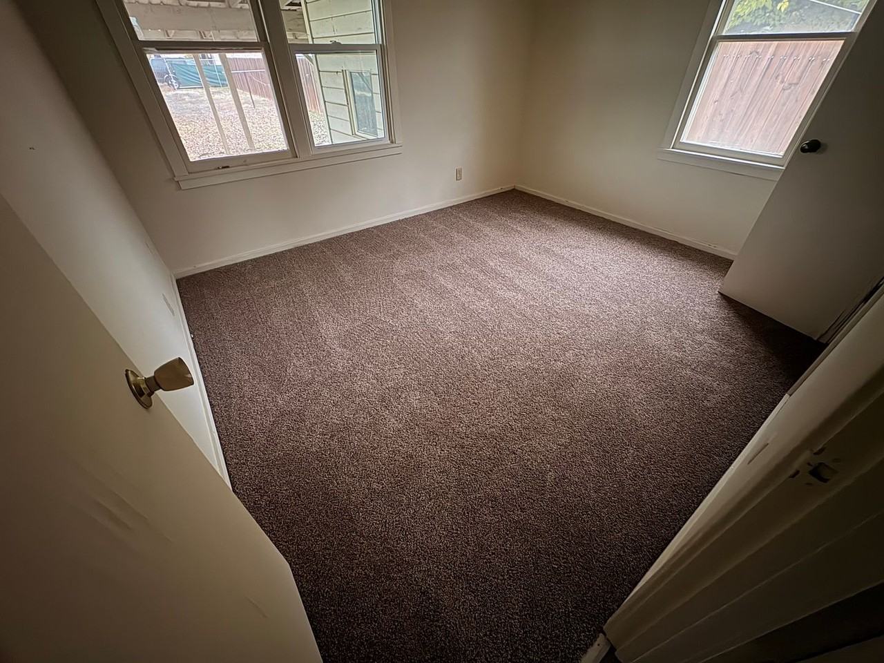 497 Pomegranate St - Photo 6 of 7