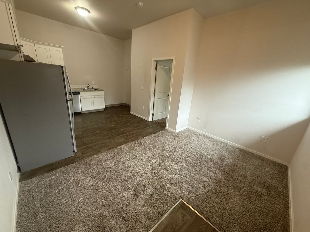 LBW - 1101 Pacific Ave N - Photo 3 of 22