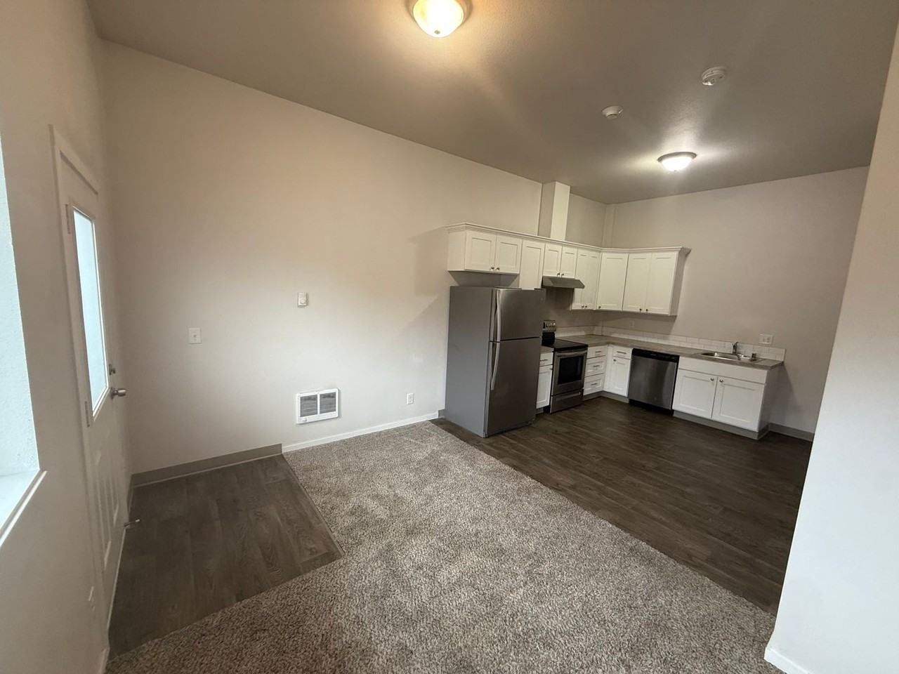 LBW - 1101 Pacific Ave N - Photo 4 of 22