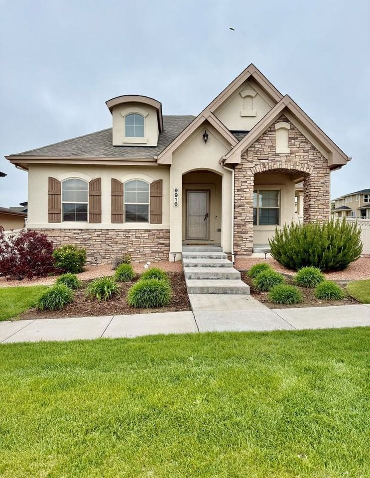 9916 Wolf Lake Drive