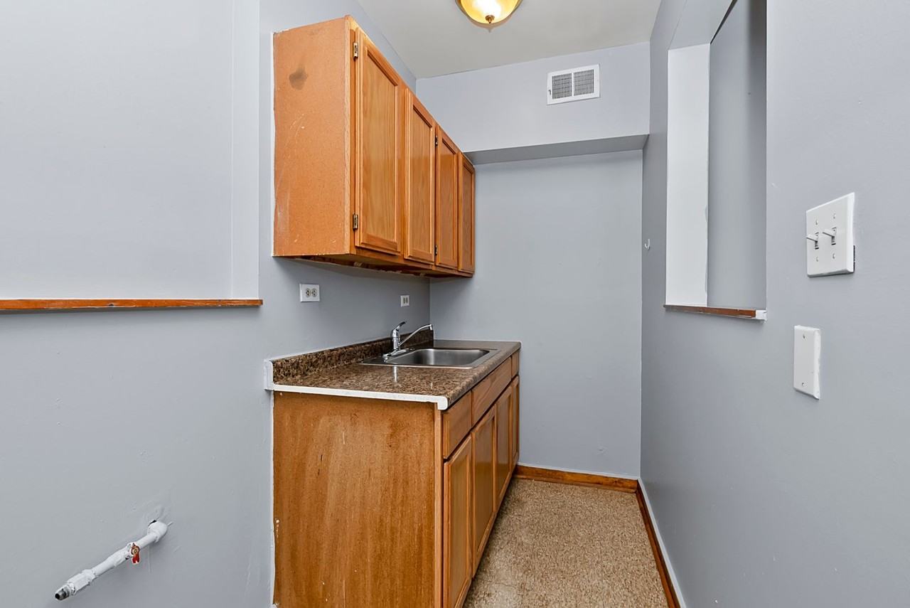 58th/Trumbull - Photo 5 of 7