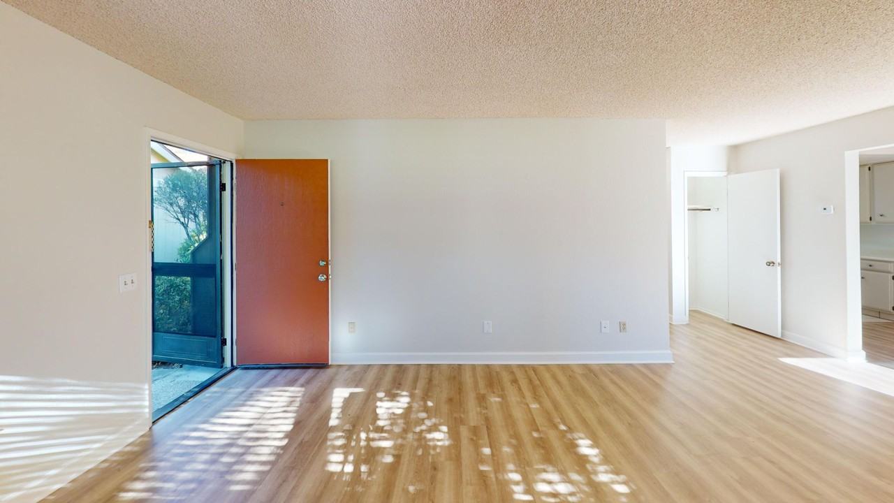 2250 King Court #13 - Photo 5 of 18