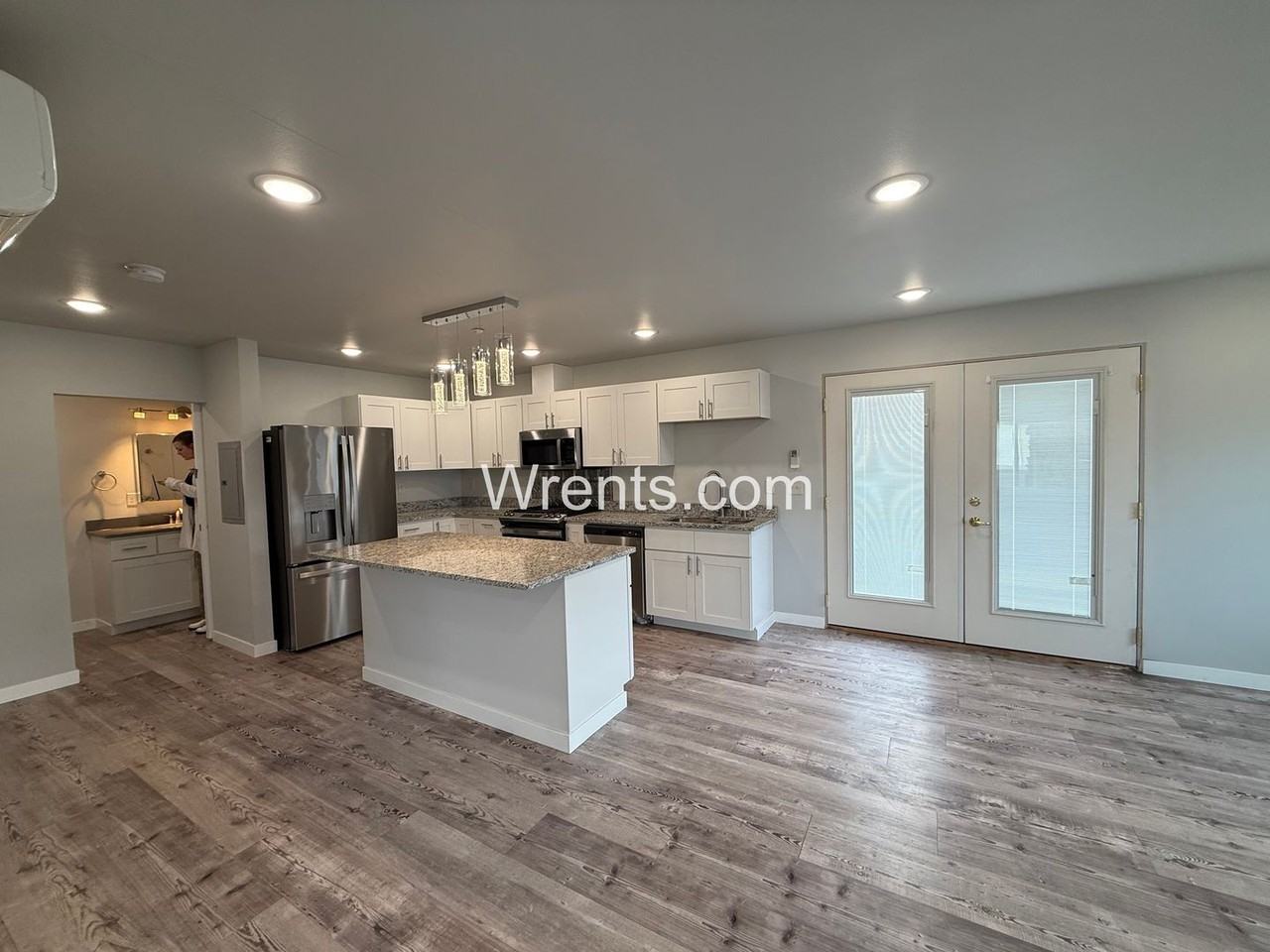 100 3rd St #4 - Photo 5 of 18
