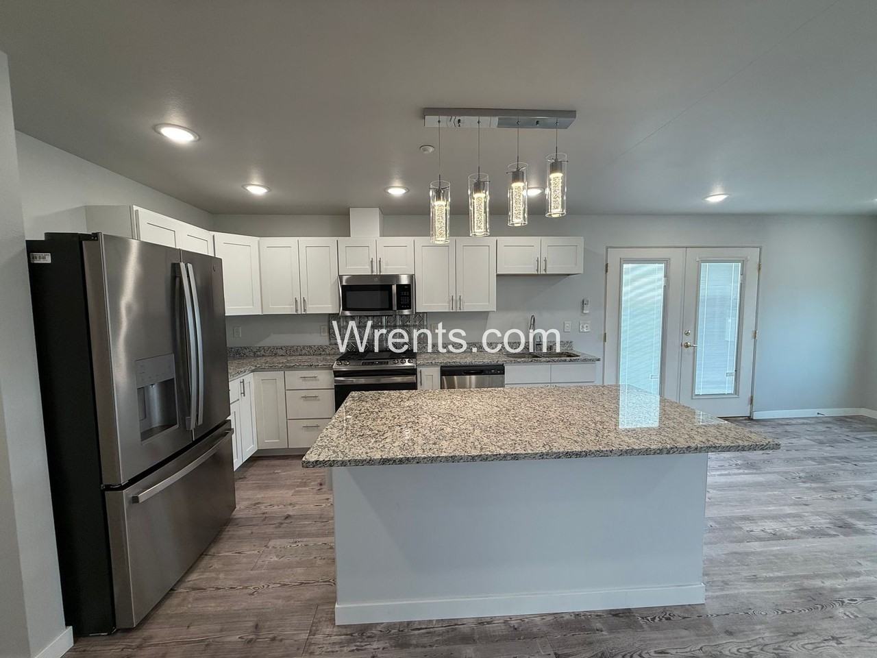 100 3rd St #4 - Photo 6 of 18