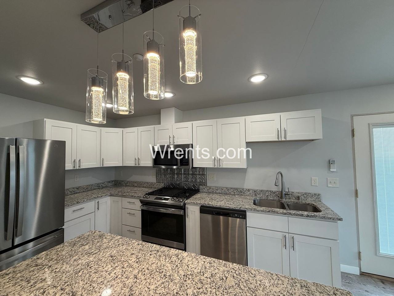 100 3rd St #4 - Photo 7 of 18