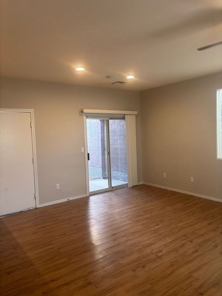 4148 Swept Plains Street - Photo 4 of 15