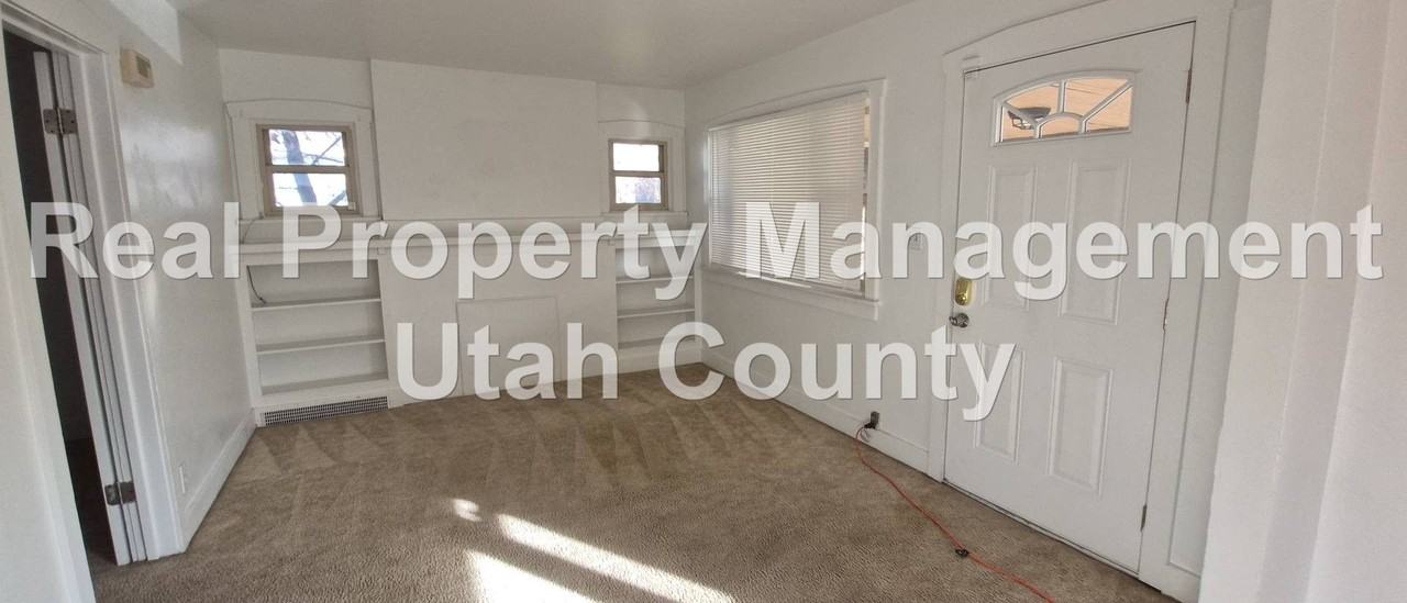 341 N 400 W - Photo 2 of 15