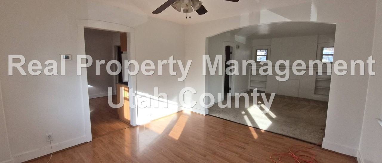 341 N 400 W - Photo 5 of 15